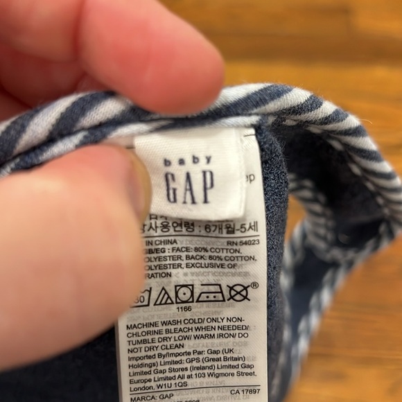 Baby GAP Brannan Bear Bib - Picture 3 of 4